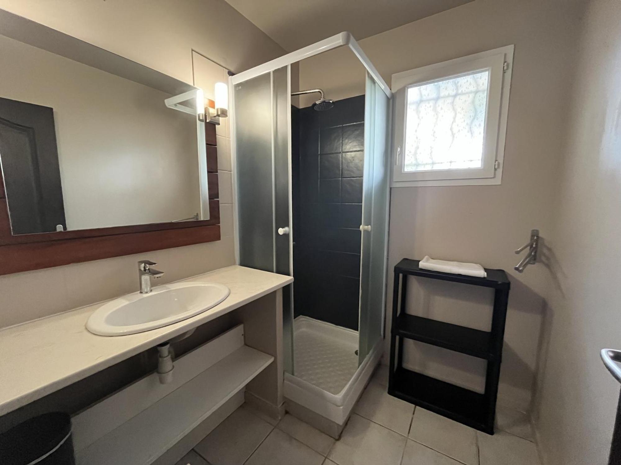 Brouzet-les-Ales Mont Bouquet Lodge-Residence Hoteliere מראה חיצוני תמונה