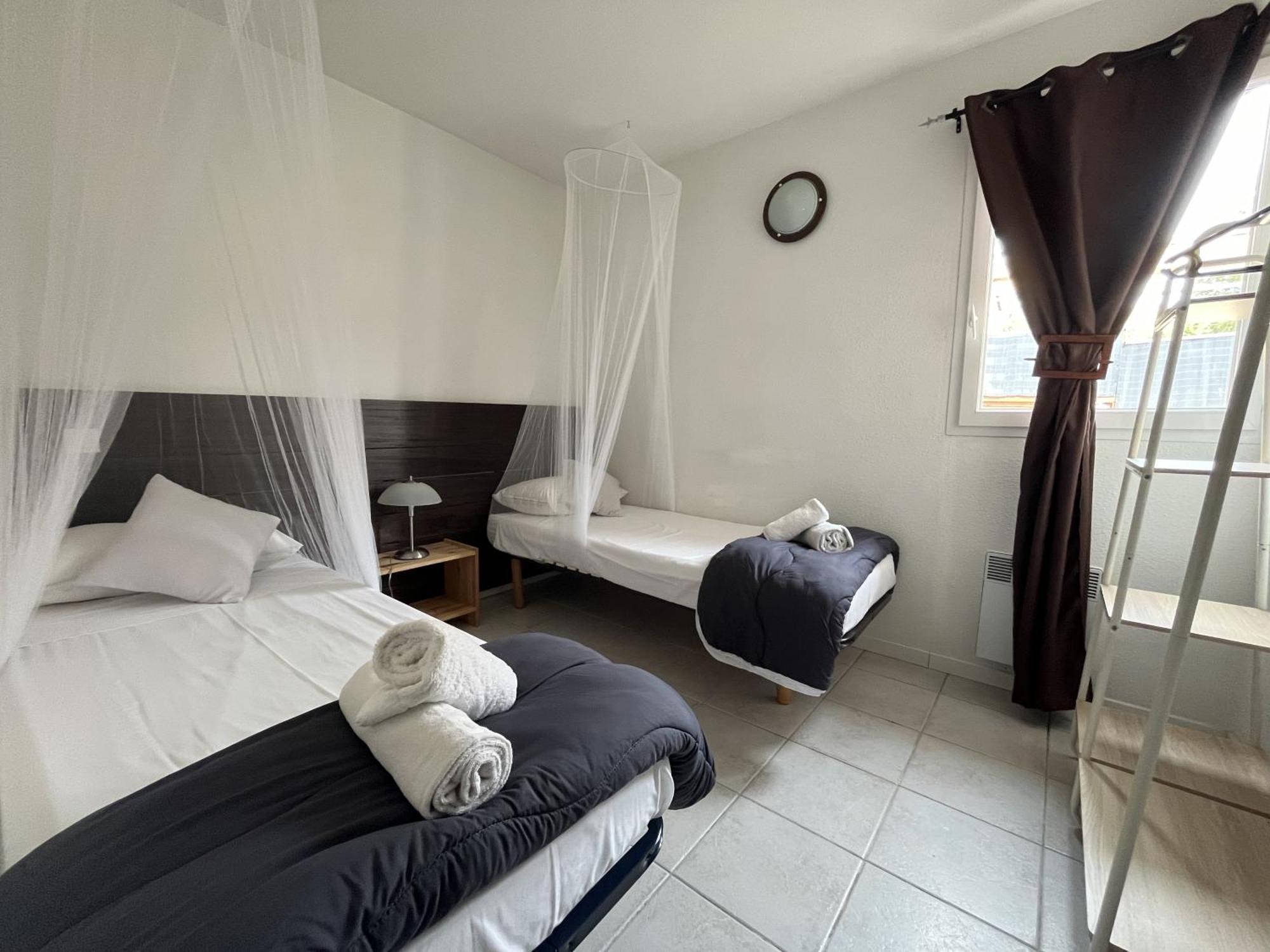 Brouzet-les-Ales Mont Bouquet Lodge-Residence Hoteliere מראה חיצוני תמונה