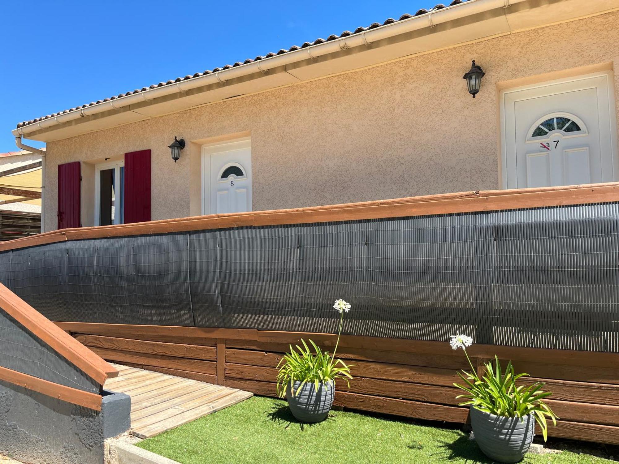 Brouzet-les-Ales Mont Bouquet Lodge-Residence Hoteliere מראה חיצוני תמונה