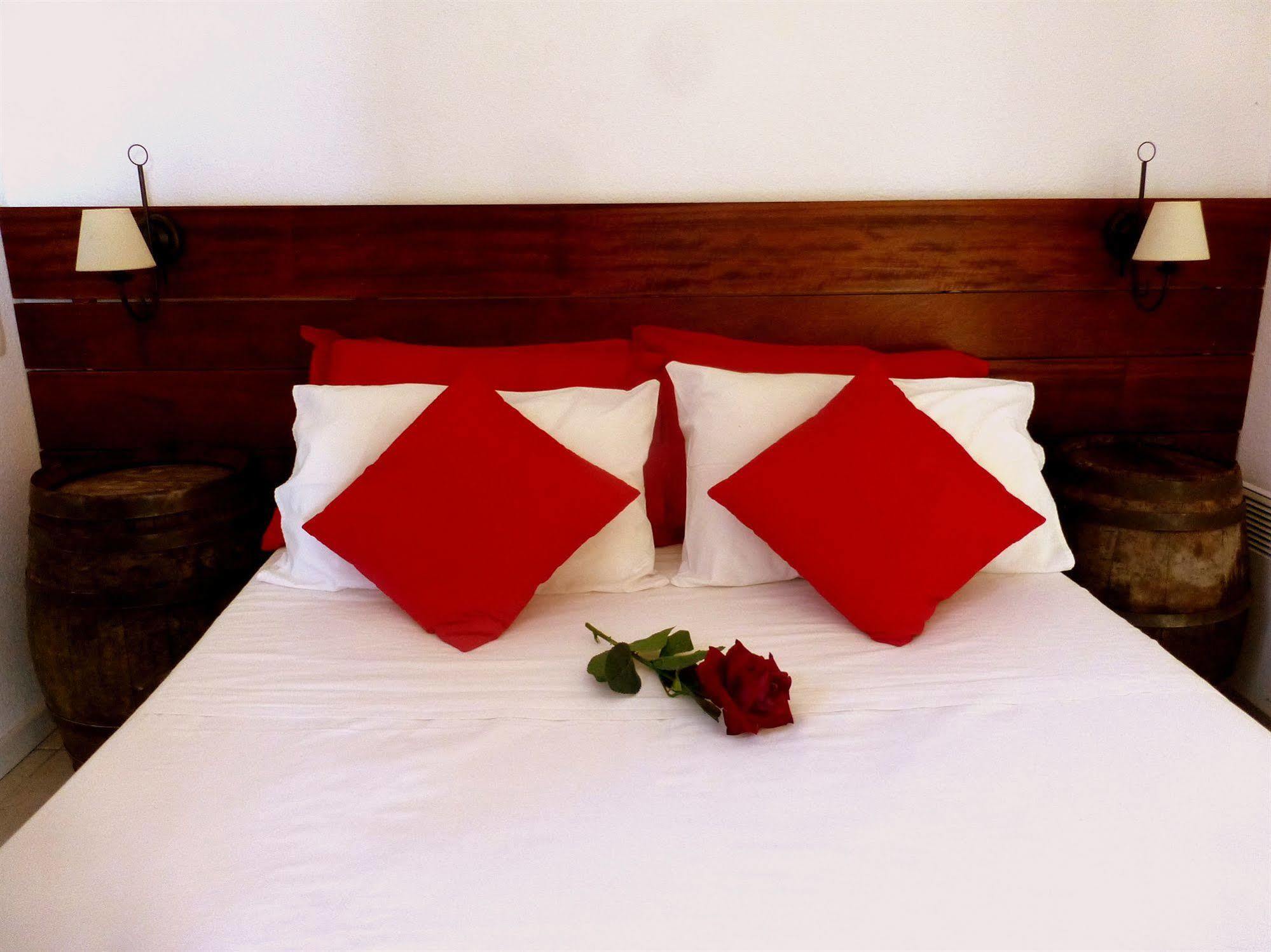 Brouzet-les-Ales Mont Bouquet Lodge-Residence Hoteliere מראה חיצוני תמונה