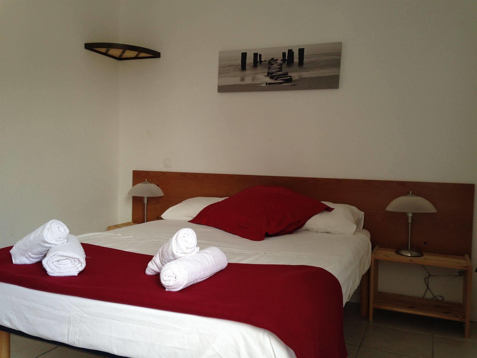 Brouzet-les-Ales Mont Bouquet Lodge-Residence Hoteliere מראה חיצוני תמונה